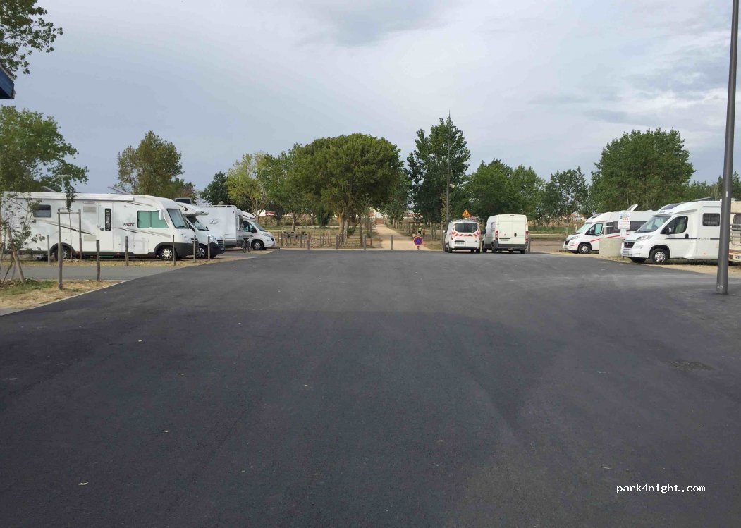 (85460) La Faute-sur-Mer - 13 Pl. du Docteur Pacaud — foto 3