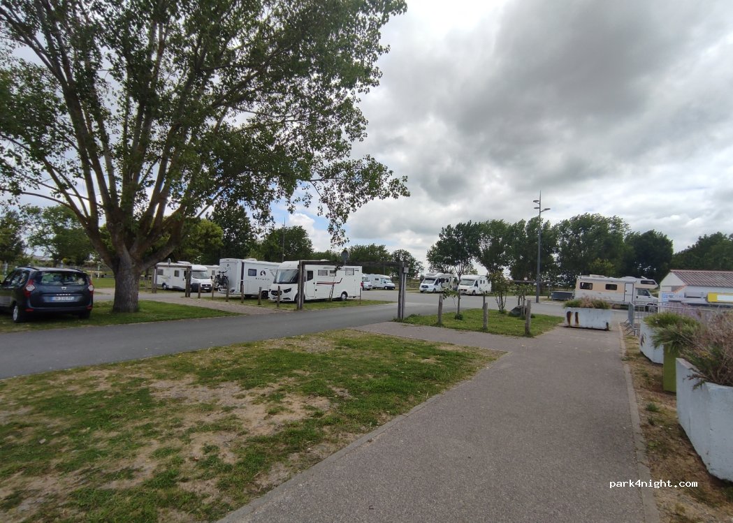 (85460) La Faute-sur-Mer - 13 Pl. du Docteur Pacaud — foto 4