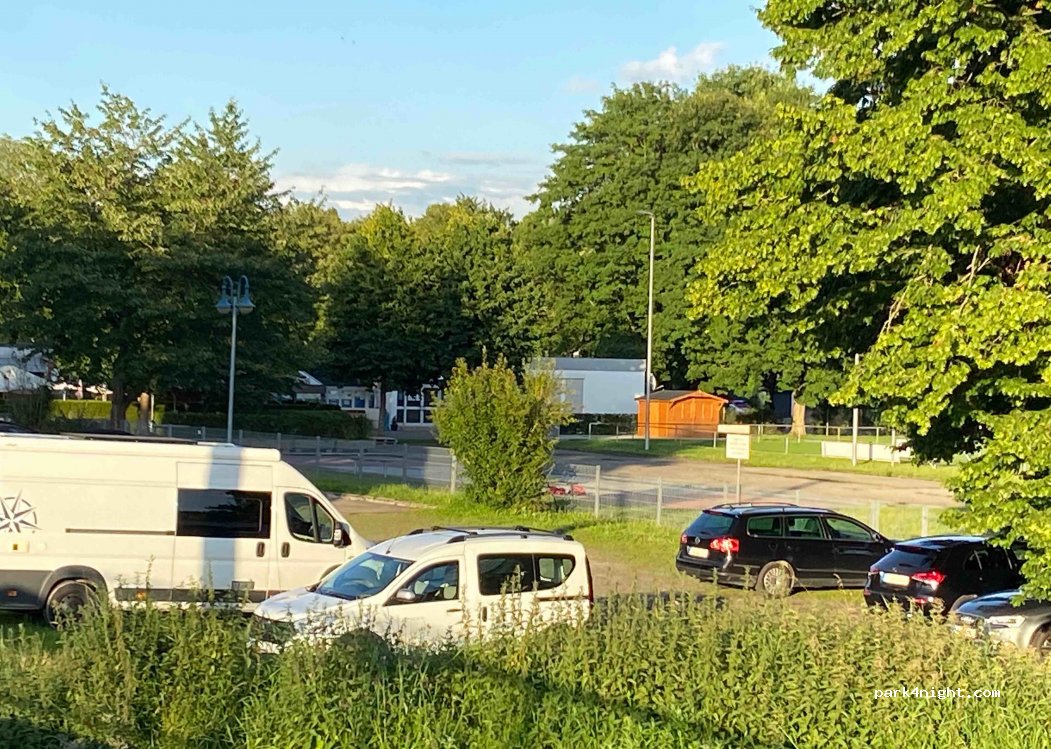 (89231) Neu-Ulm - 14 Schwalbenweg — foto 2