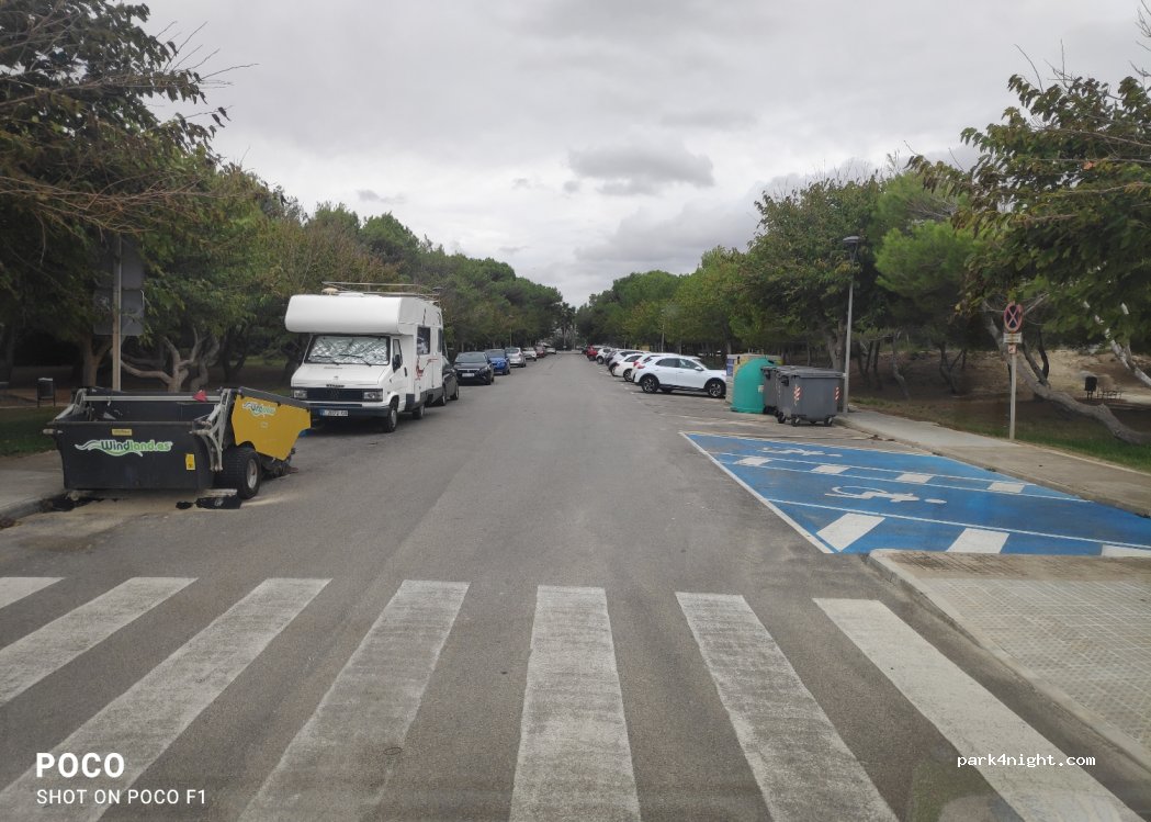 (07458) Muro - Carrer Joglars — foto