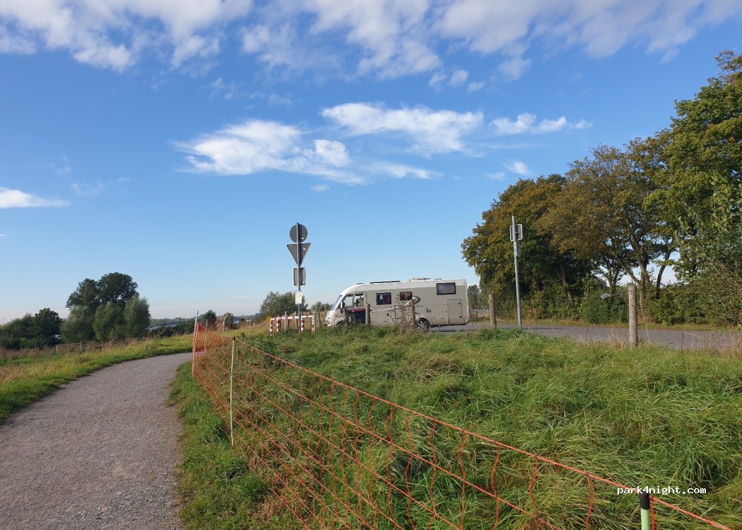 (46562) Voerde (Niederrhein) - Dammstraße — foto 3