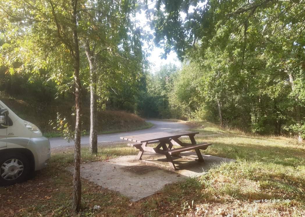 (63390) Châteauneuf-les-Bains - Unnamed Road — foto