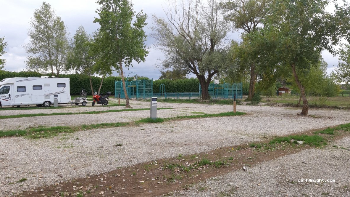 Aire de Trept Les 3 Lacs du Soleil — foto 2