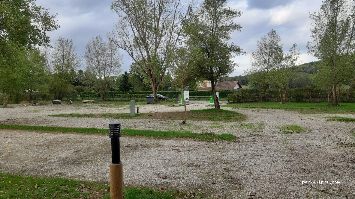 Aire de Trept Les 3 Lacs du Soleil — foto 3