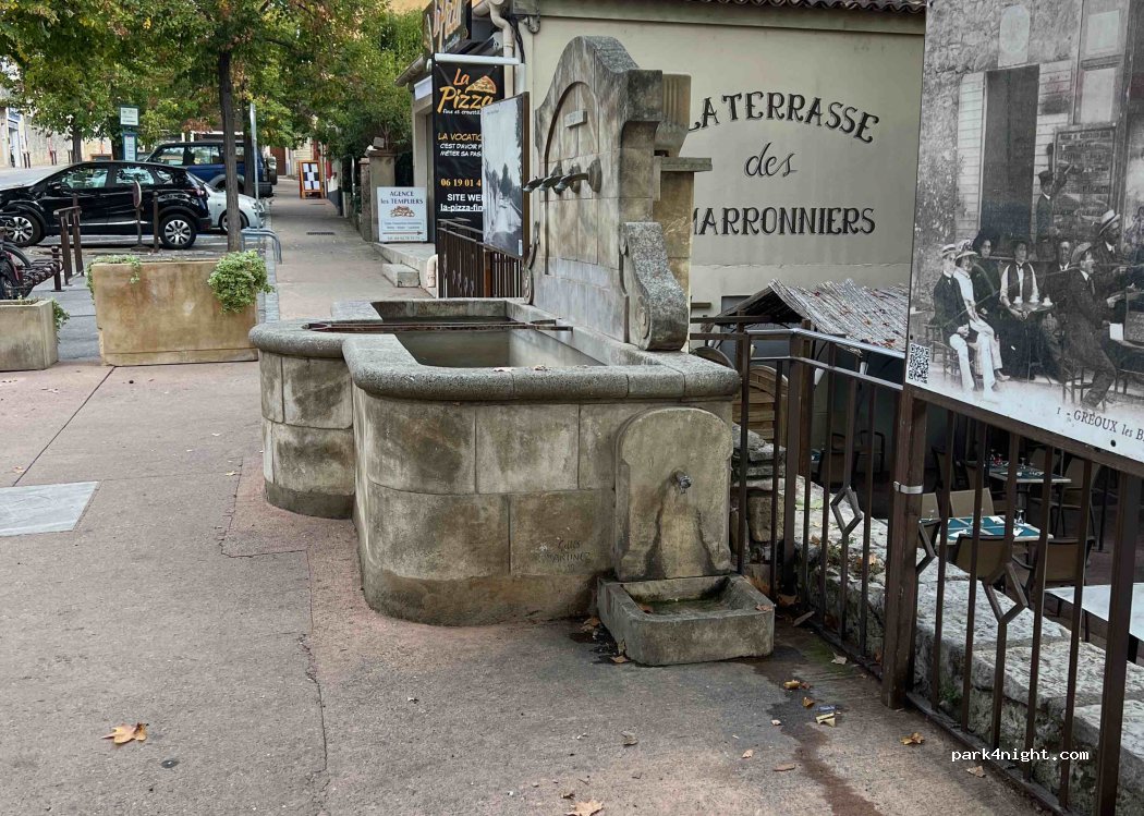 (04800) Gréoux-les-Bains - 66 Rue Grande — foto