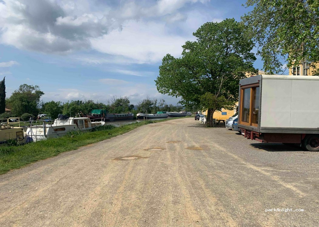 Le Somail Parking-Aire de Stationnement Camping-cars — foto 5