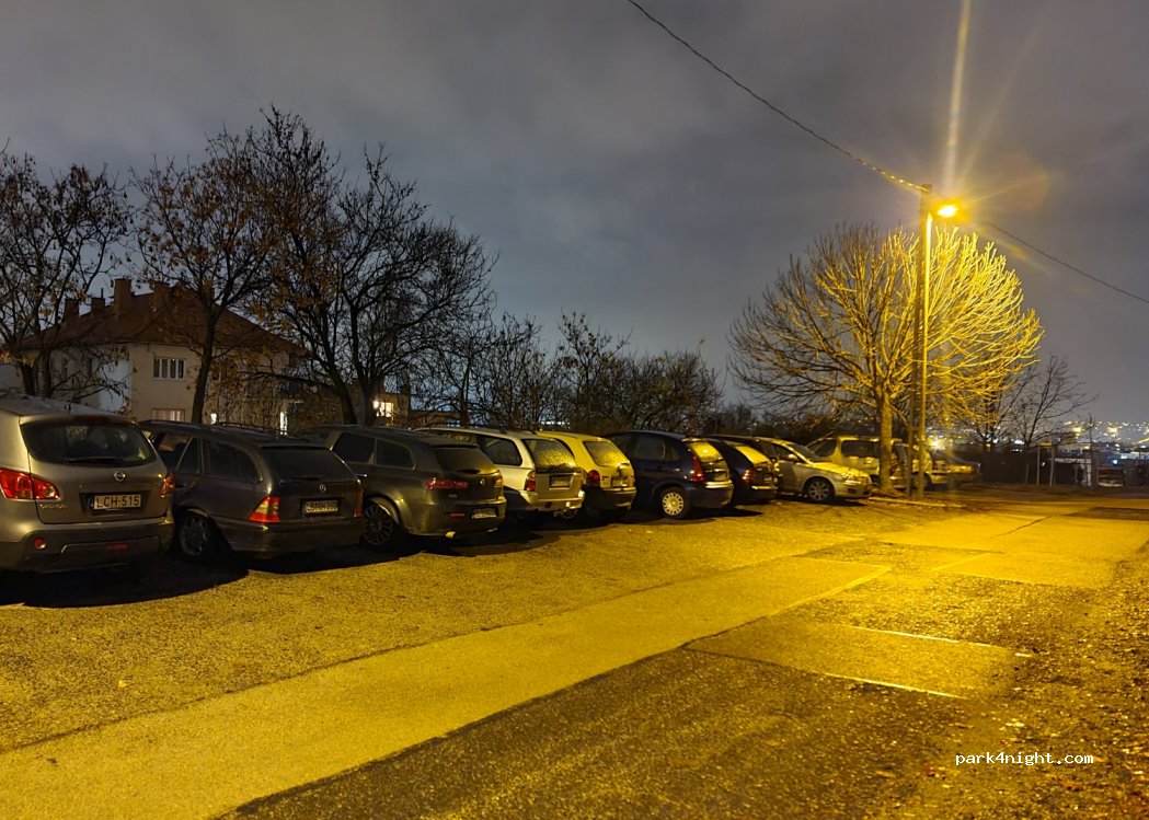 (1118) Budapest - 17 Alsóhegy utca — foto