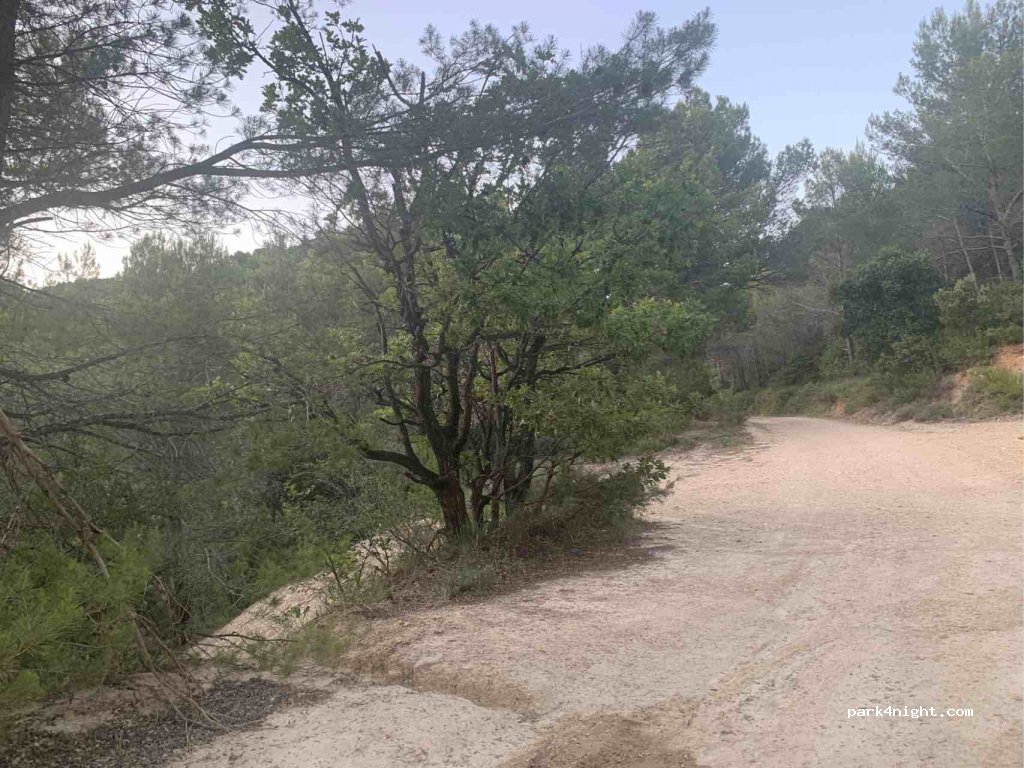 (84190) Lafare - Unnamed Road — foto