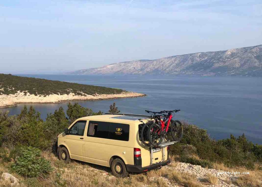 (21460) Stari Grad - Unnamed Road — foto 3
