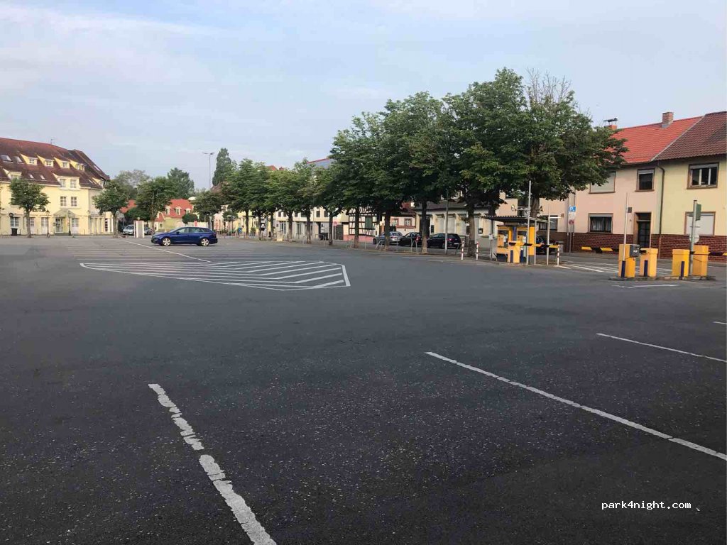 Parkplatz Alter Messplatz — foto