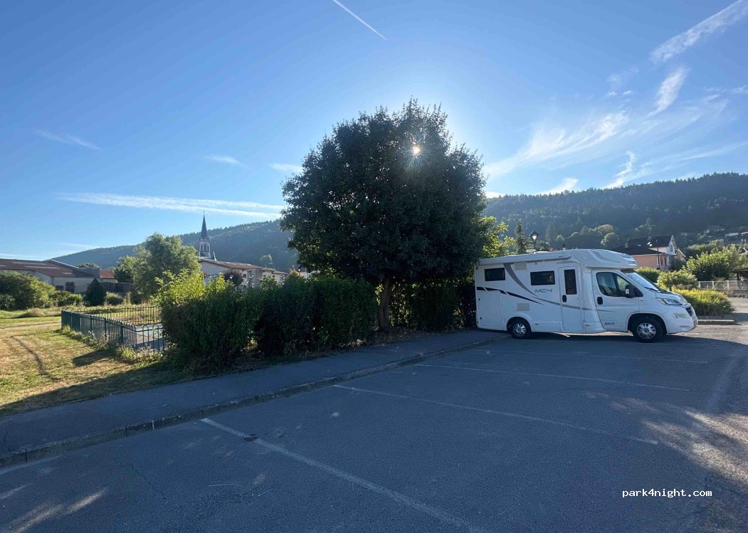 (01430) Saint-Martin-du-Frêne - 8 Rue du Stade — foto 3