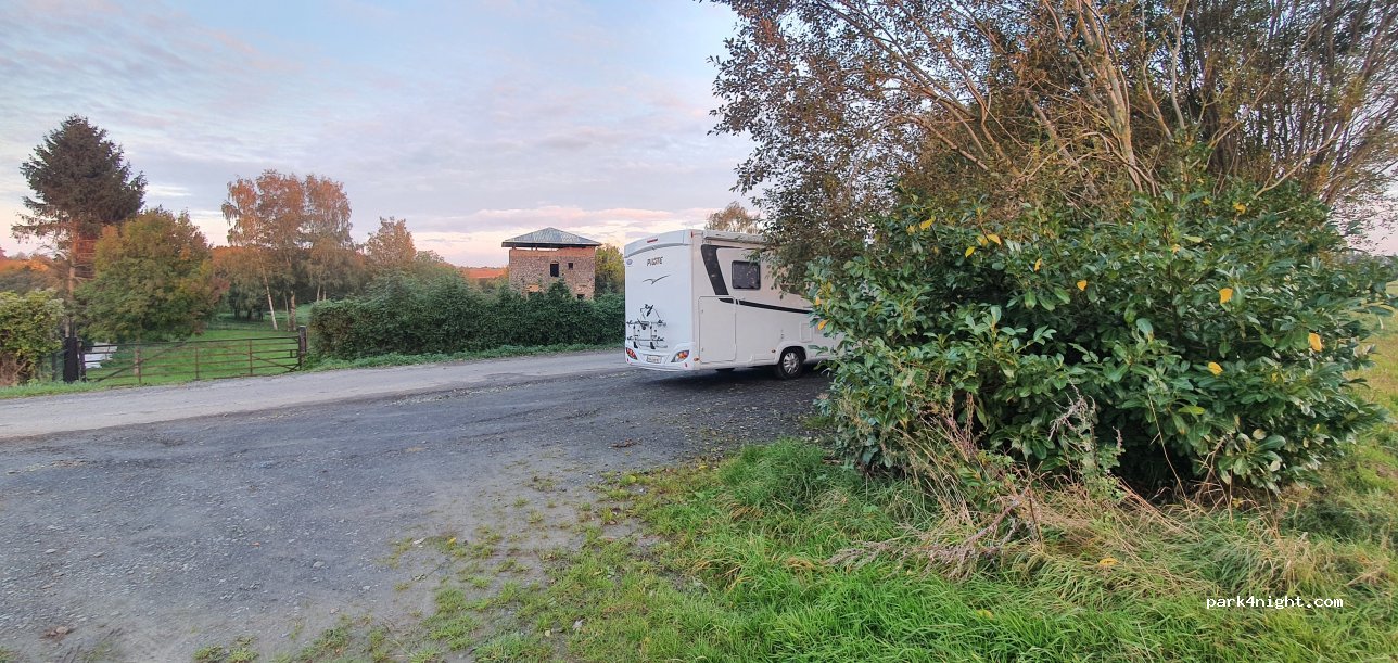 (59570) Saint-Waast-la-Vallée - Chemin de Bettrechies — foto
