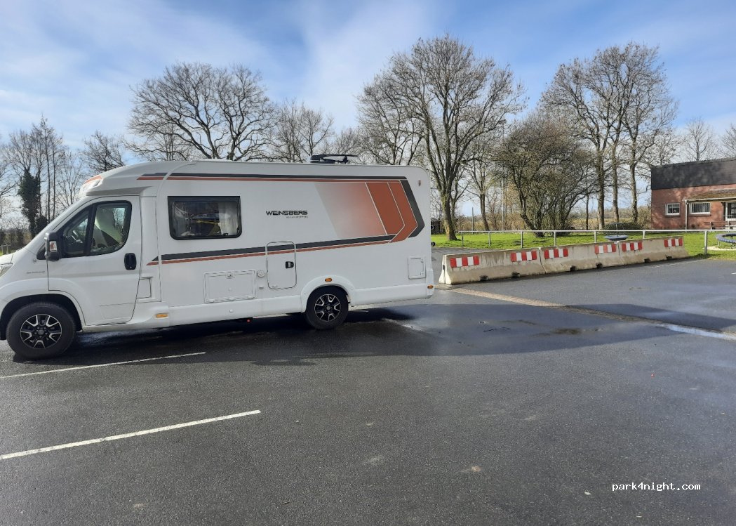 Wohnmobilstellplatz am Sportplatz in Stadland — foto 4