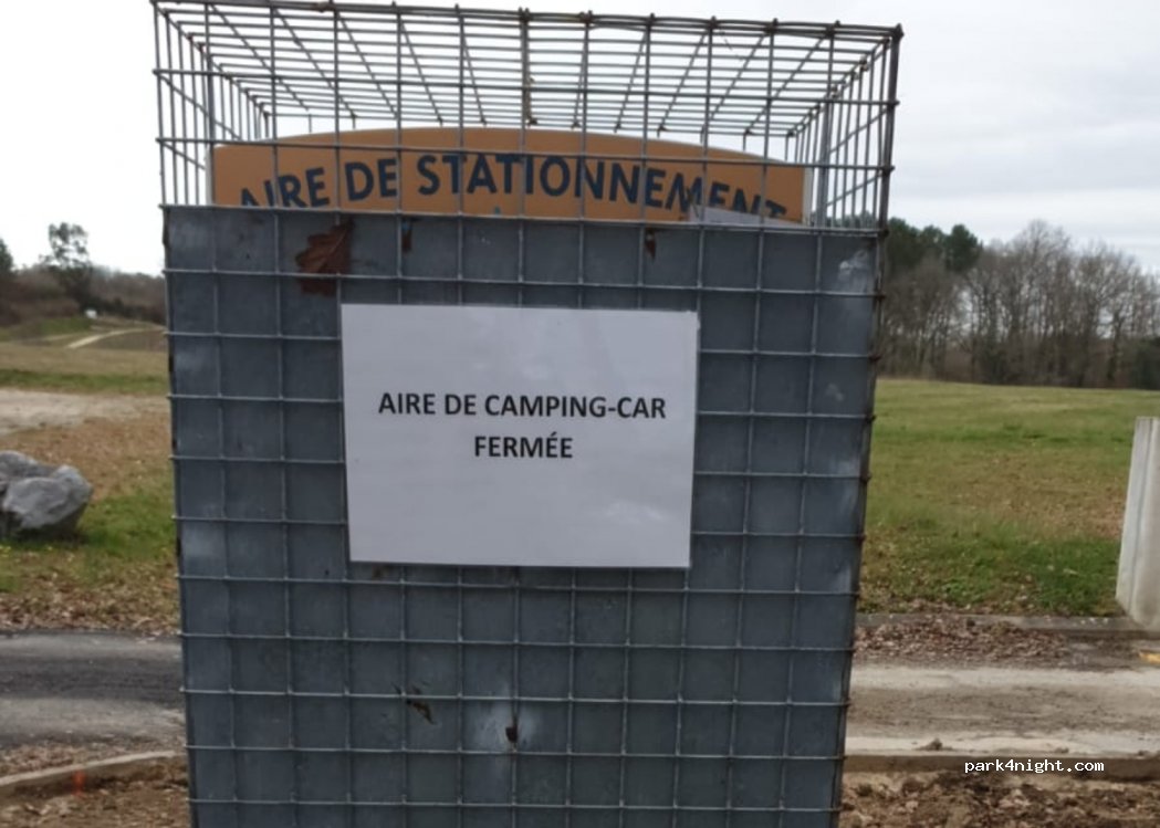 Aire de camping-car du Lac de l'Uby — foto 2