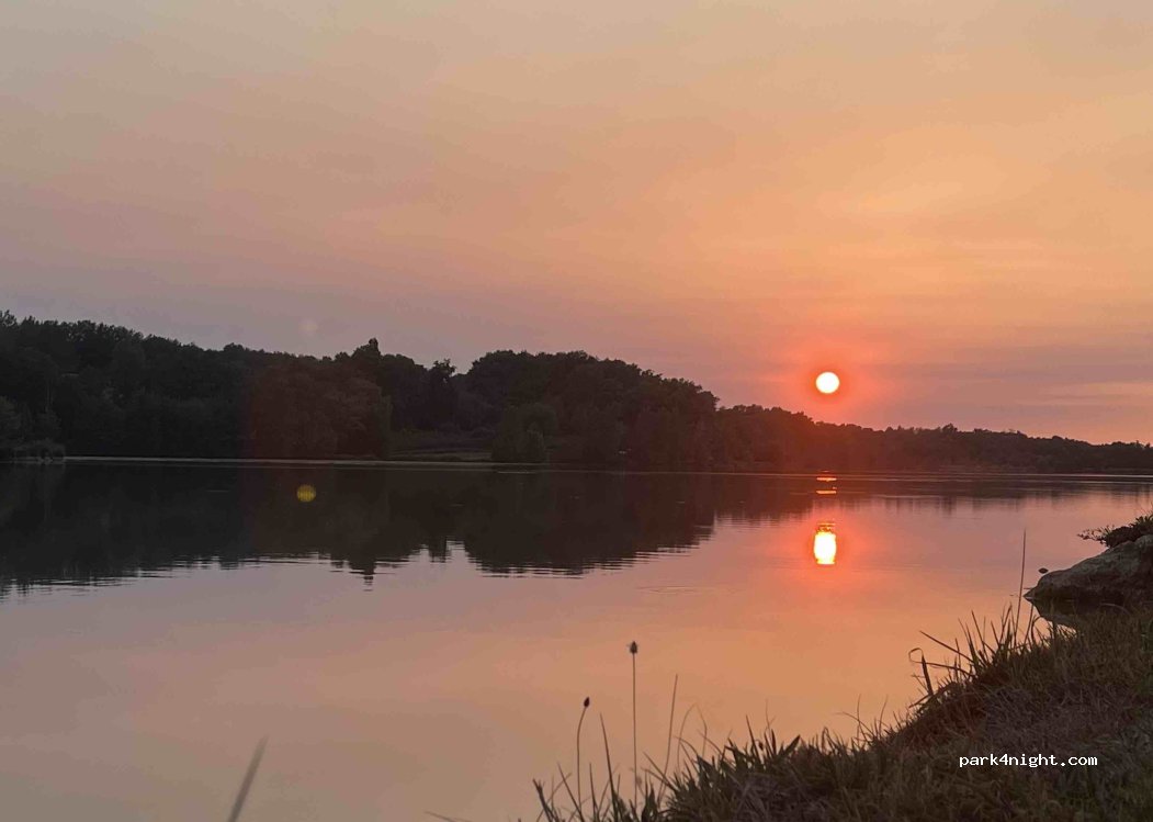 Aire de camping-car du Lac de l'Uby — foto 4