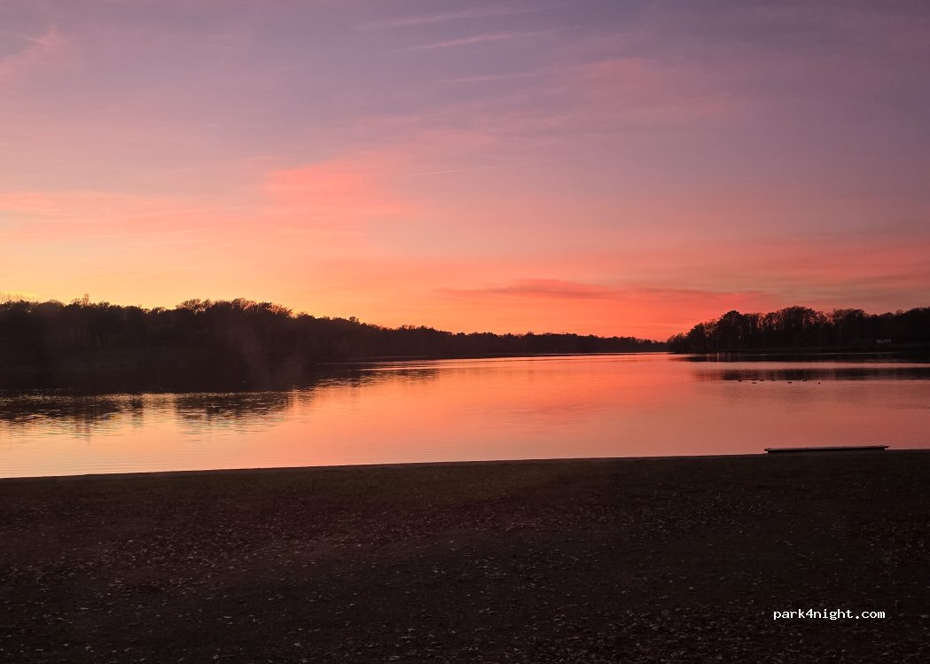 Aire de camping-car du Lac de l'Uby — foto 5