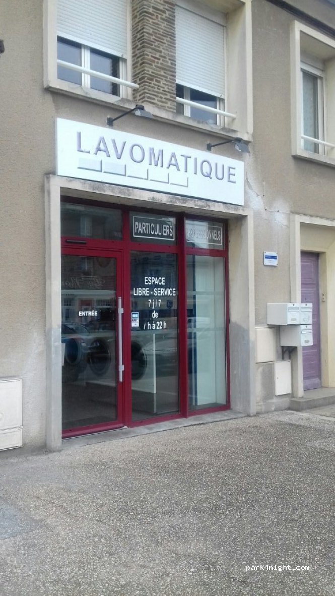 (50430) Lessay - 8 Place Saint-Cloud — foto