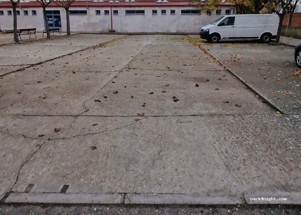(47310) Campaspero - Calle Polideportiv — foto 2