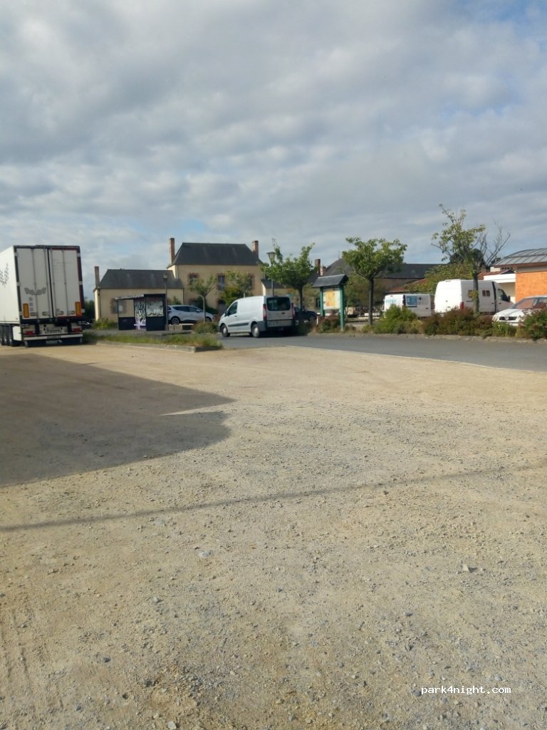 (35850) Romillé - Place des Frères Aubert — foto 3