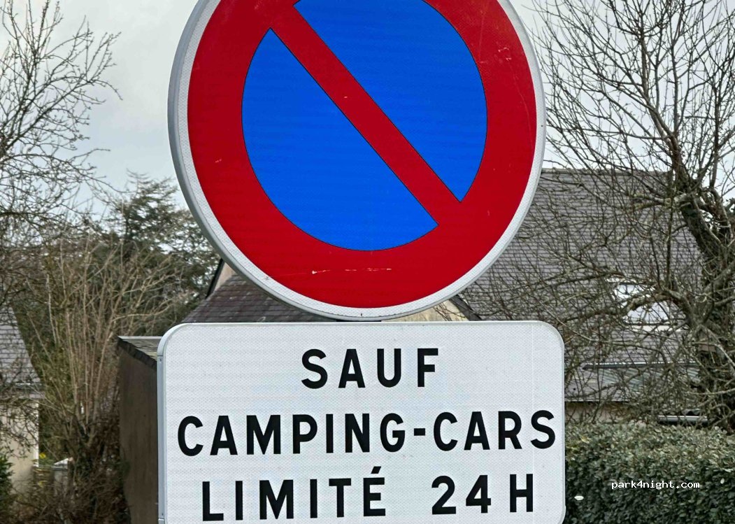 (29100) Poullan-sur-Mer - Place des Fêtes — foto 3