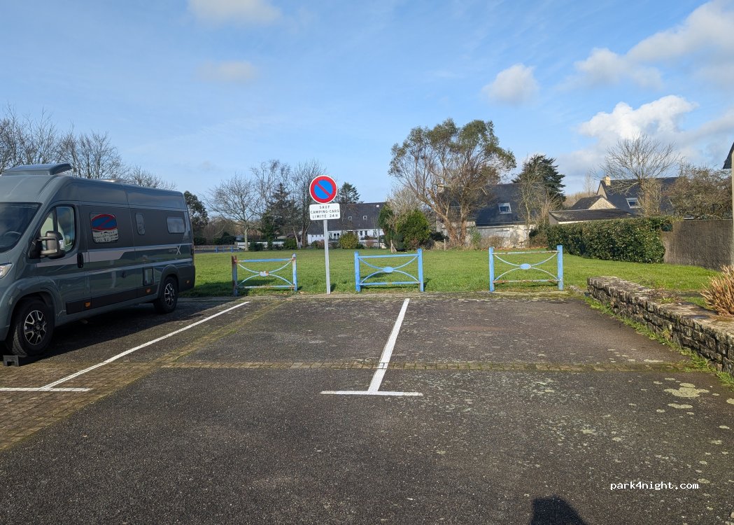 (29100) Poullan-sur-Mer - Place des Fêtes — foto 4
