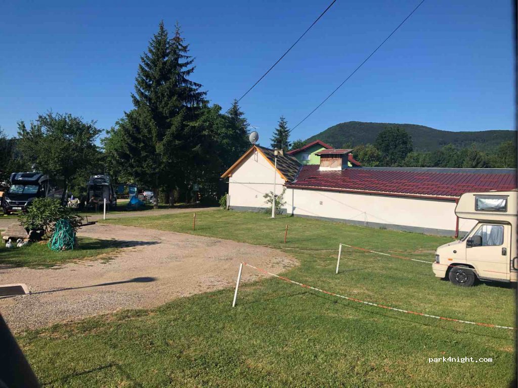 CAMPING PLACE BEAR Plitvički Slap — foto