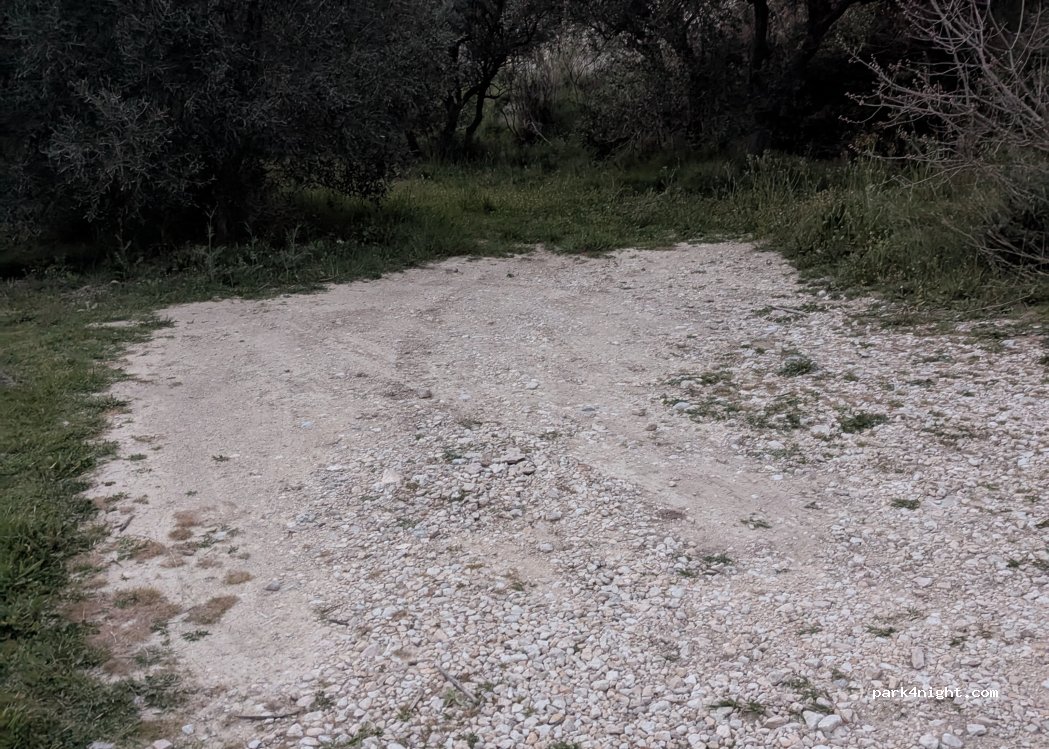 (13520) Les Baux-de-Provence - D27 — foto 4