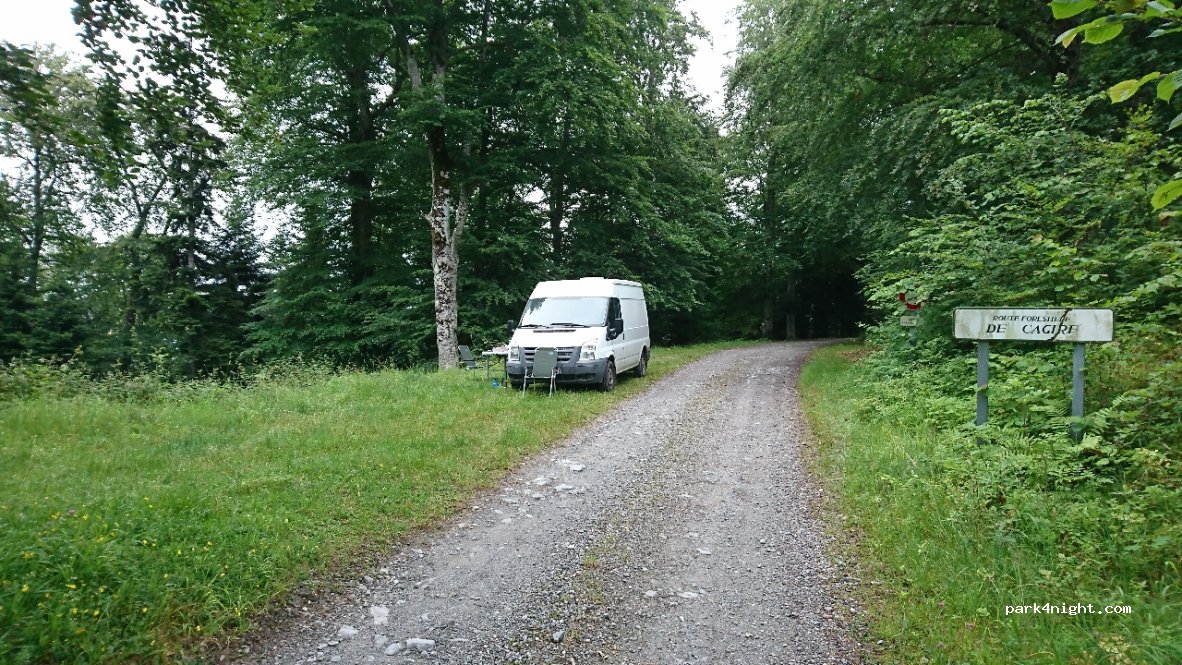 (31160) Juzet-d'Izaut - Unnamed Road — foto