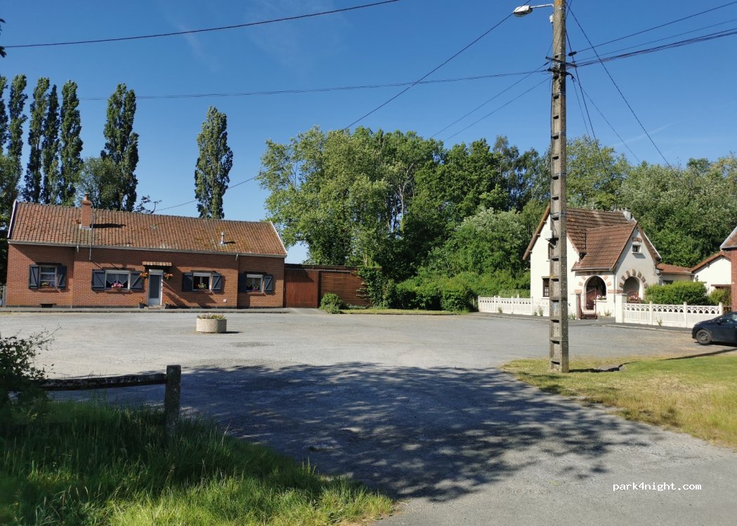 (02500) Neuve-Maison - Avenue de la Gare — foto 3