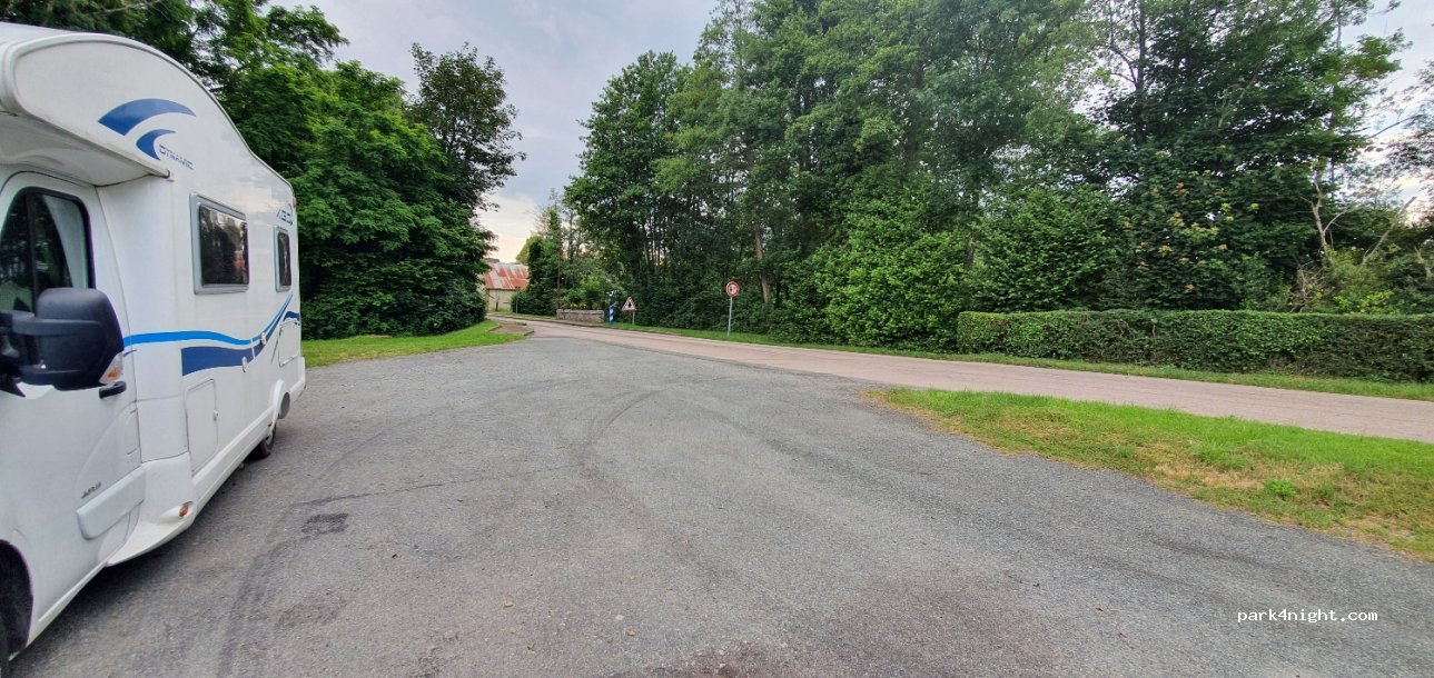 (61290) Longny les Villages - 2 Le Bourg — foto 2