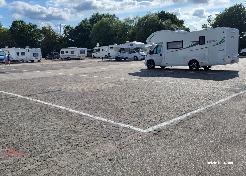 Wohnmobilstellplatz Kiel, Olympiahafen — foto 3
