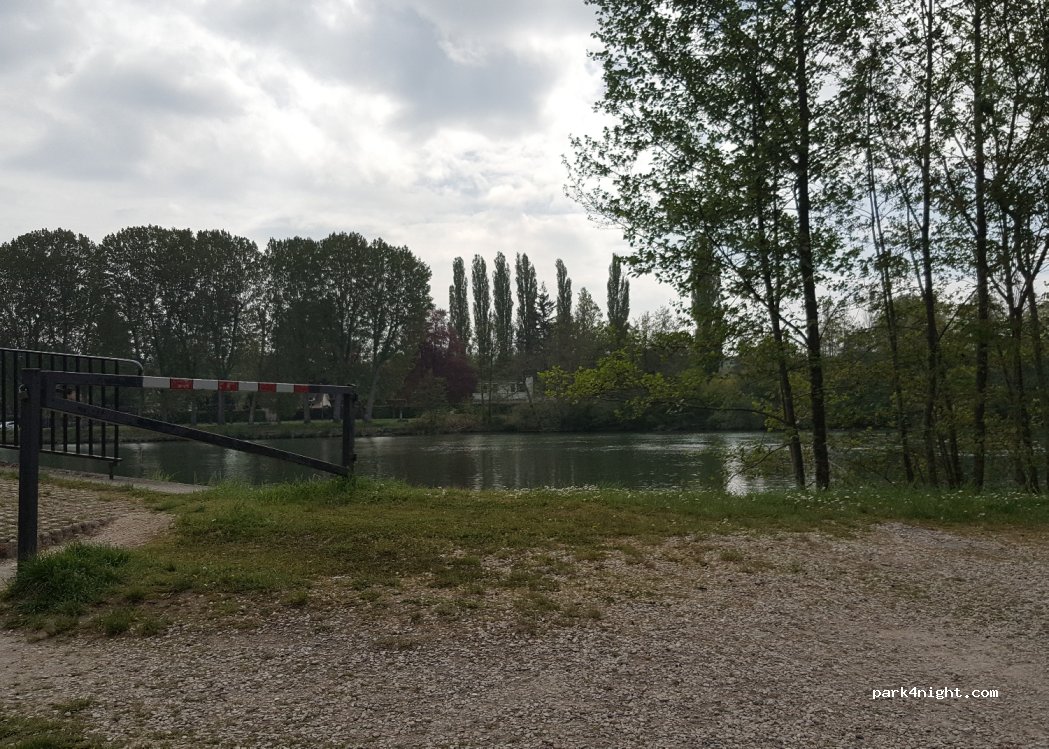 (77920) Samois-sur-Seine - 17 Quai Franklin Roosevelt — foto 4