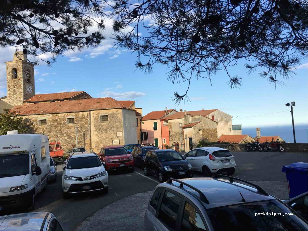 (18017) Lingueglietta - 1 Piazza Don de Andreis — foto