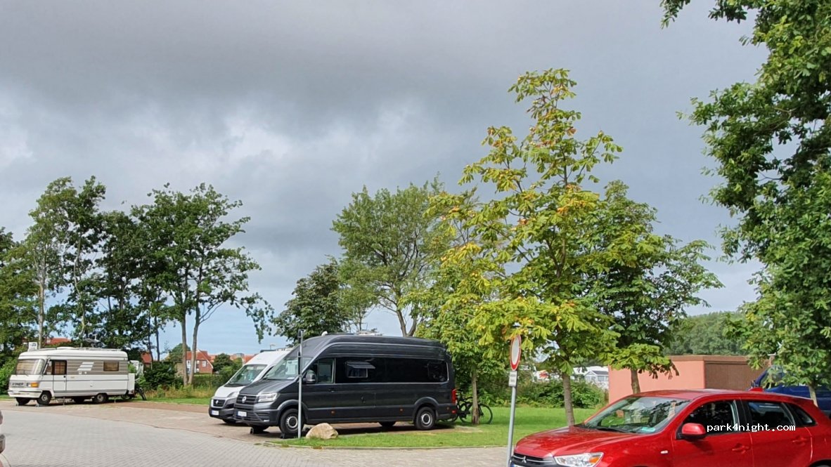 Wohnmobilstellplatz an der Cliner Quelle — foto
