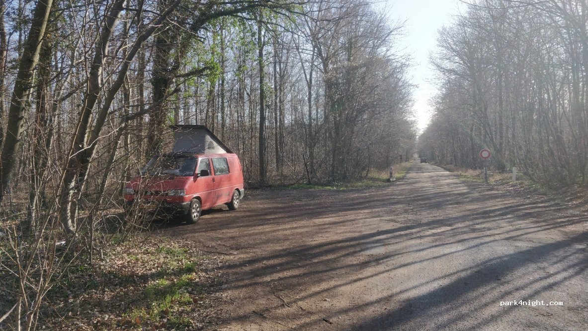 (60500) Chantilly - Vieille Route — foto