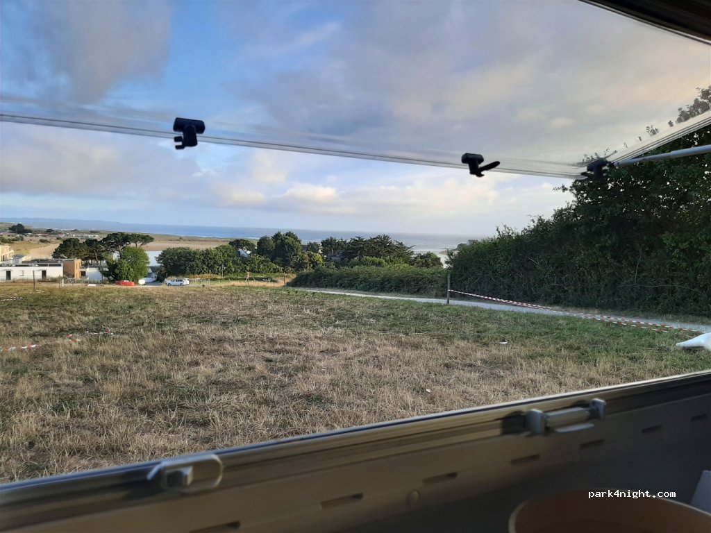 (56520) Guidel - 7131 Ctre Com de Guidel Plage — foto 3