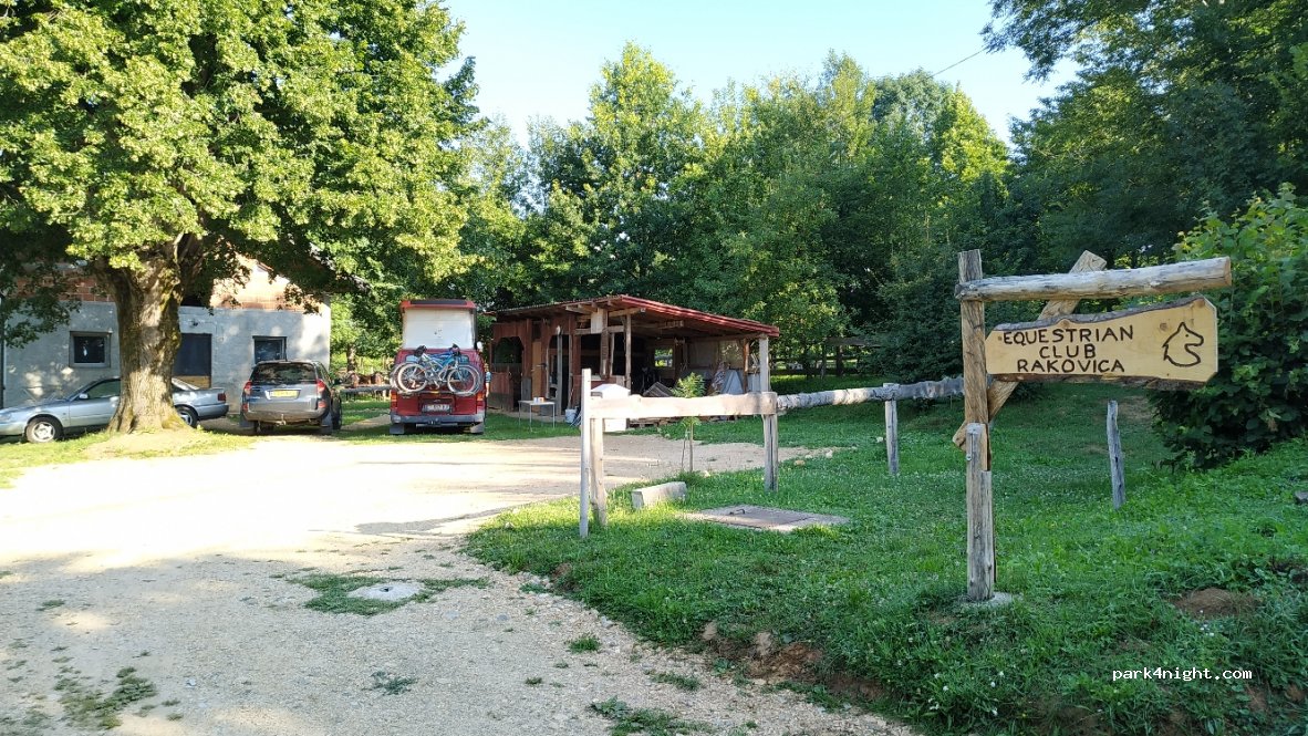 Equestrian club/Konjički klub Rakovica — foto