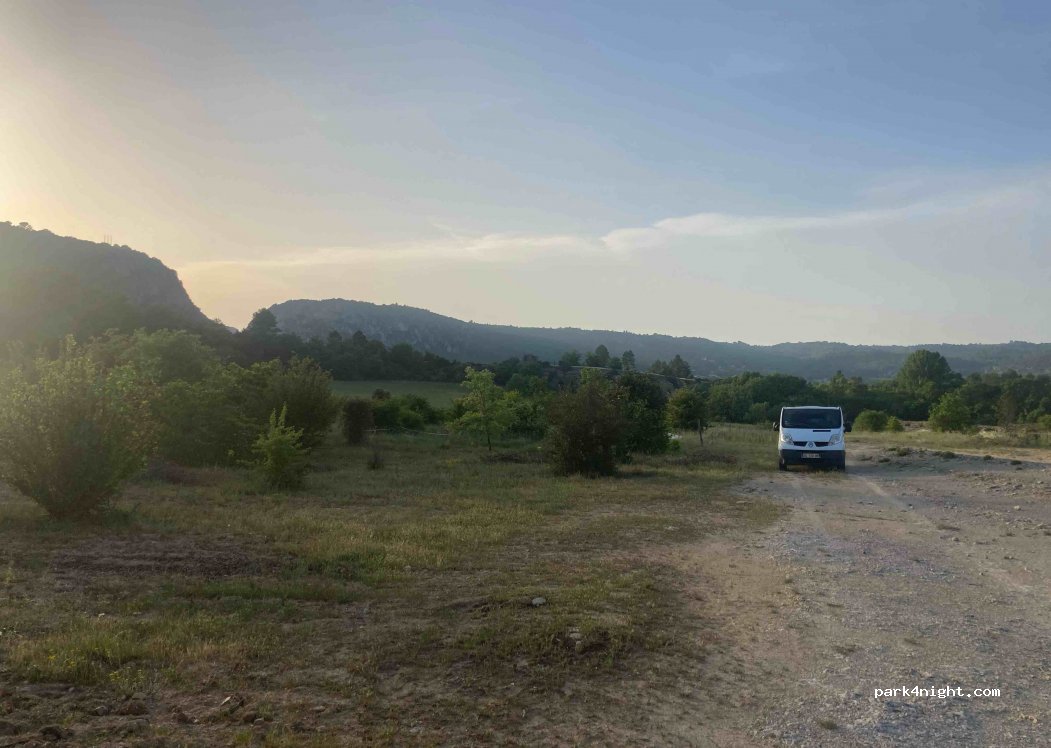 (83670) Montmeyan - D13 — foto