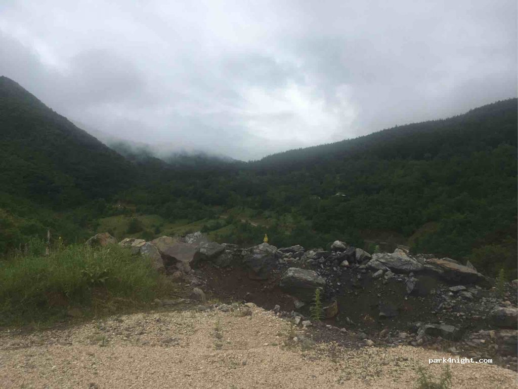 (7JGP+9R) Zavoj - Unnamed Road — foto