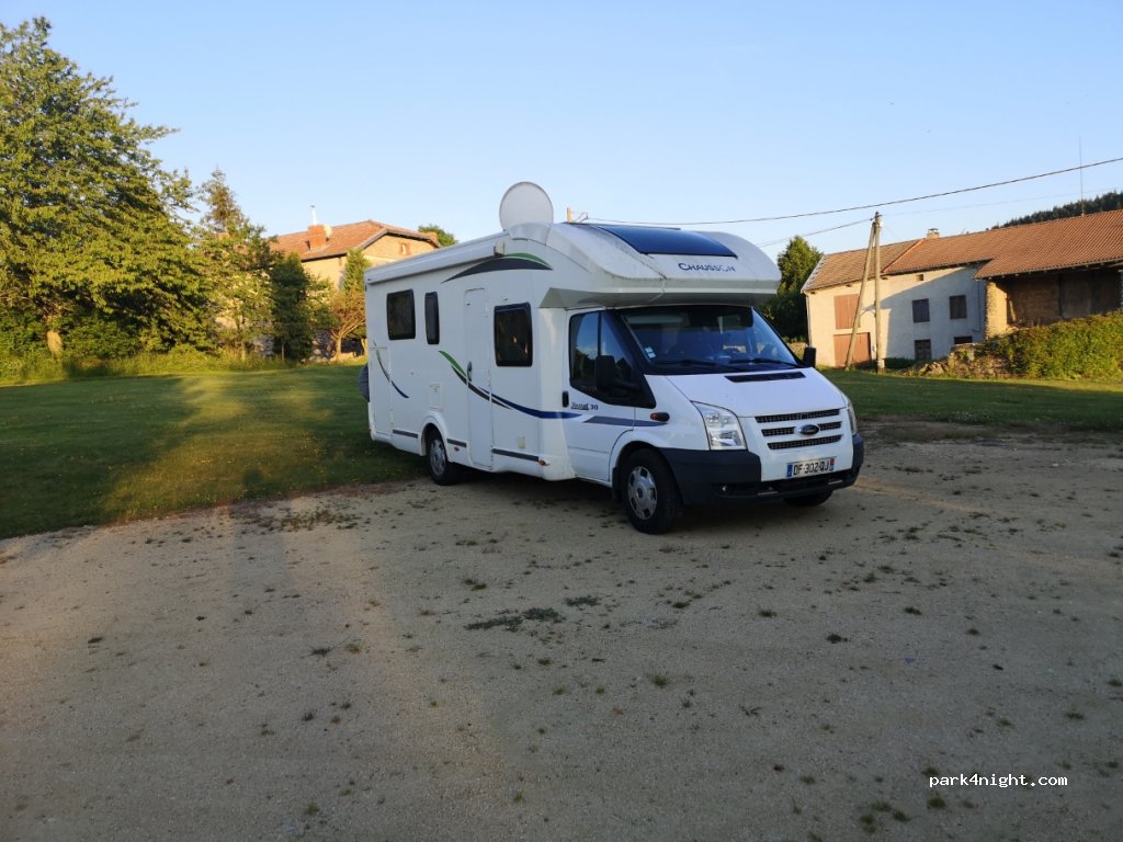 (63220) Medeyrolles - Le Bourg — foto