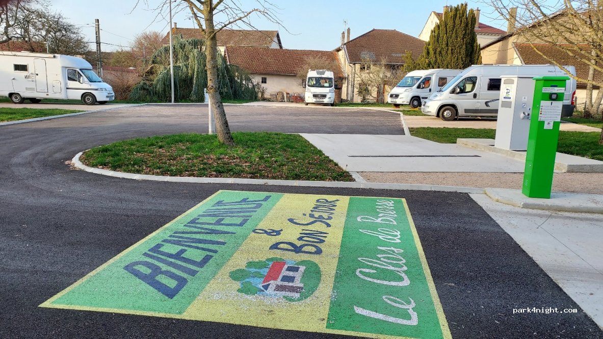 Aire de St Trivier de Courtes — foto 3