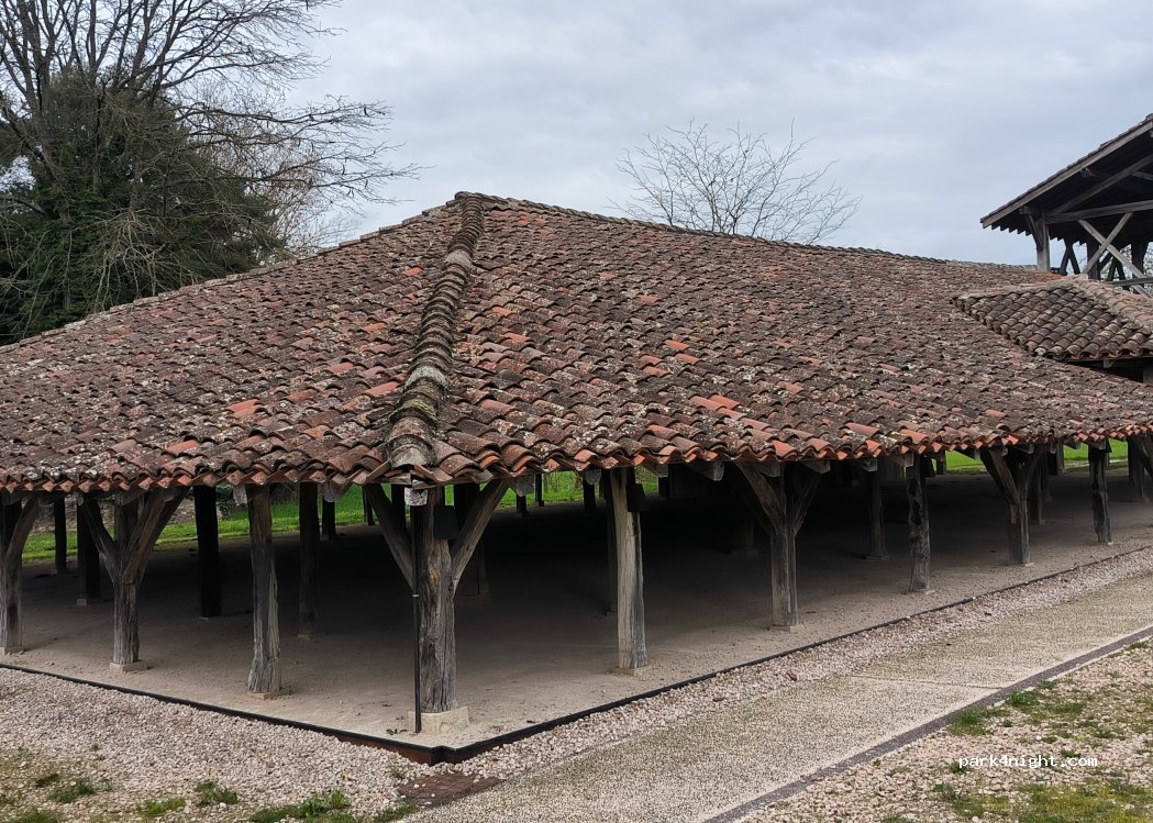 Aire de St Trivier de Courtes — foto 5