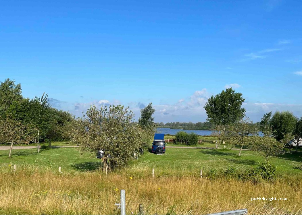 Natuurkampeerterrein De Knotwilg — foto