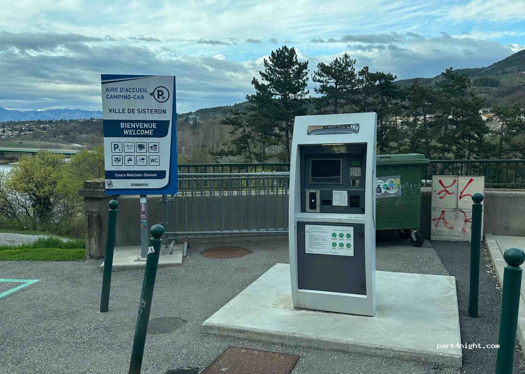 (04200) Sisteron - 1 Cours Melchior Donnet — foto 5