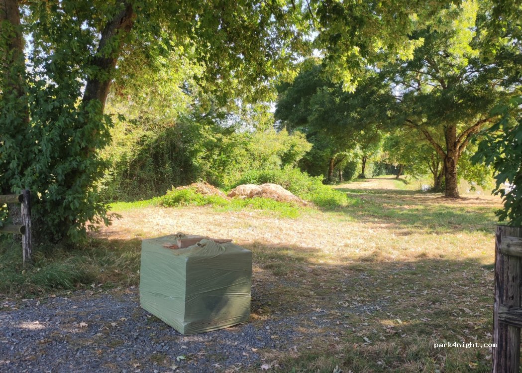 (53270) Thorigné-en-Charnie - Route de Saint-Jean-sur-Erve — foto 4