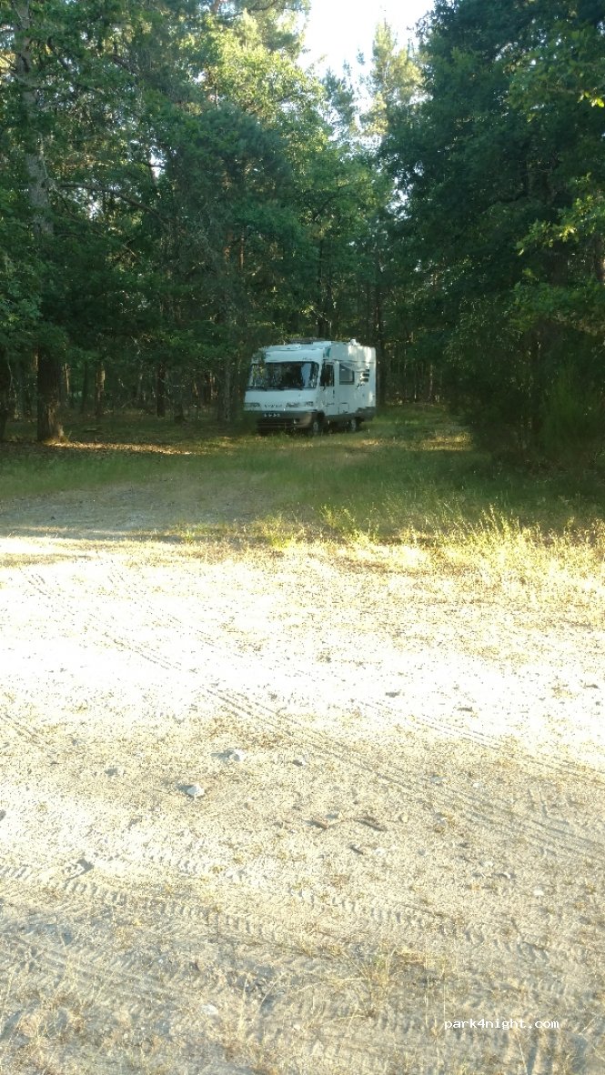 (18330) Neuvy-sur-Barangeon - D30 — foto