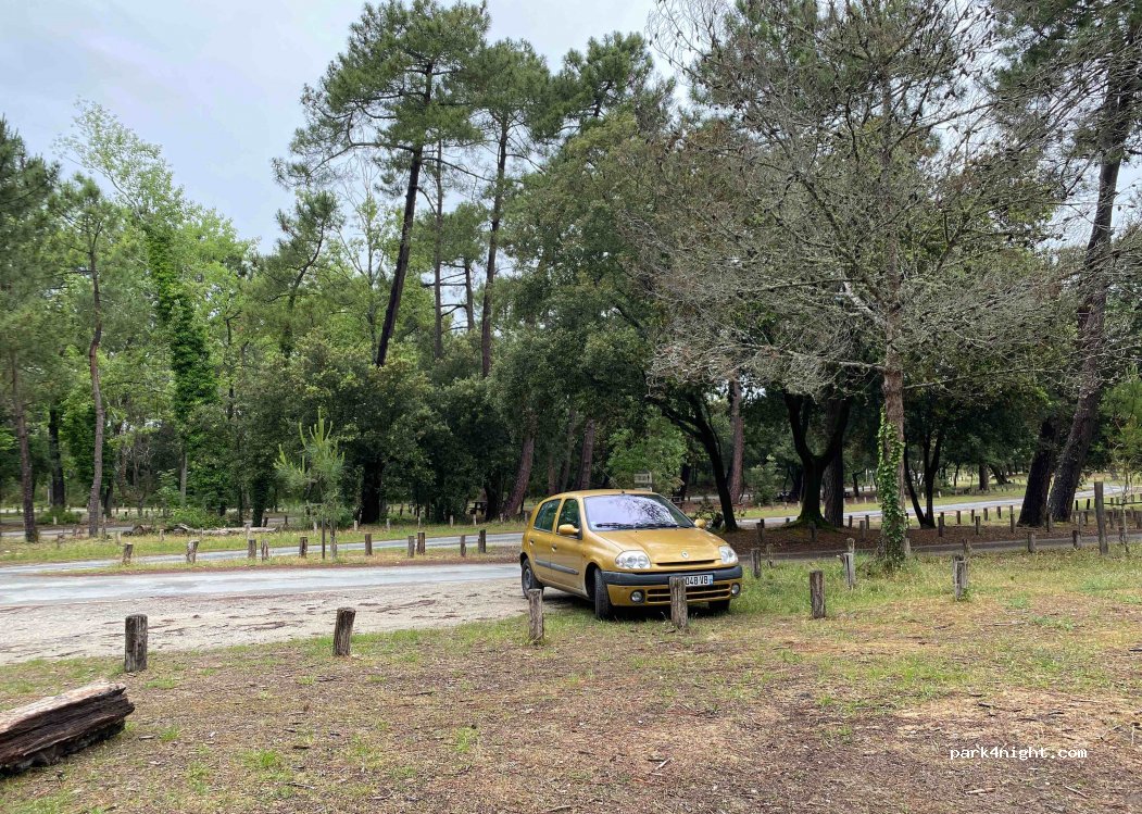 (17370) Saint-Trojan-les-Bains - Unnamed Road — foto