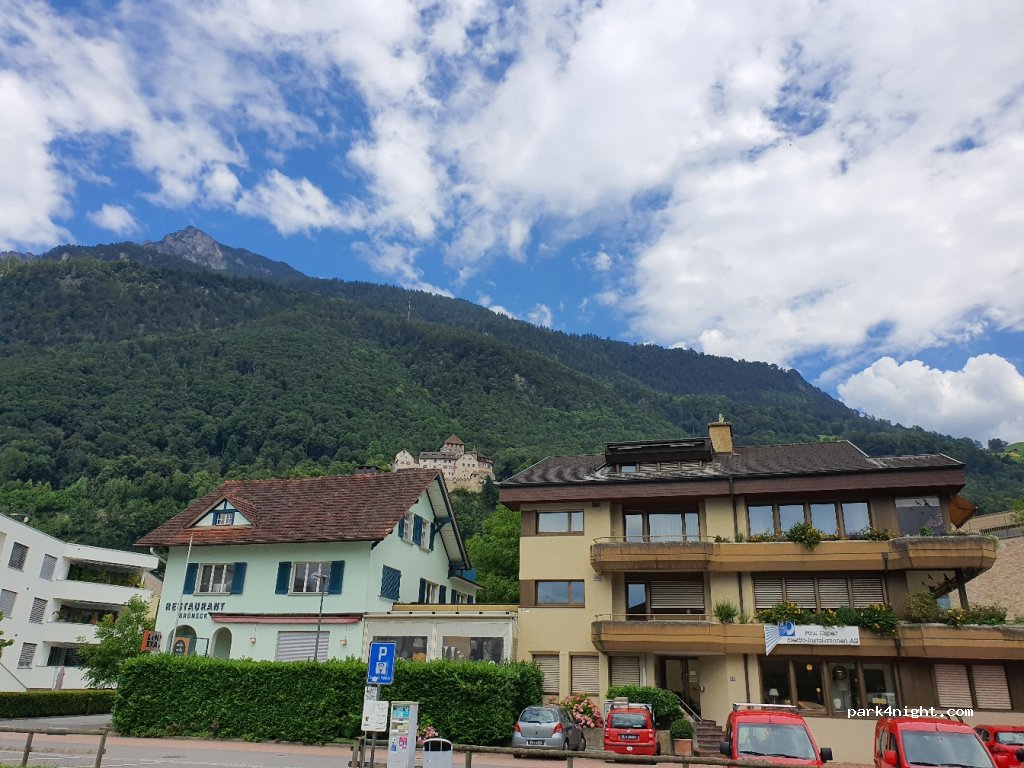 (9490) Vaduz - 9 Am Schrägen Weg — foto