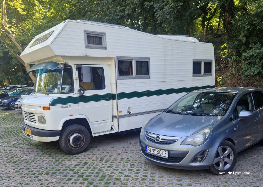 (831 01) Nové Mesto - Červený most P+R — foto