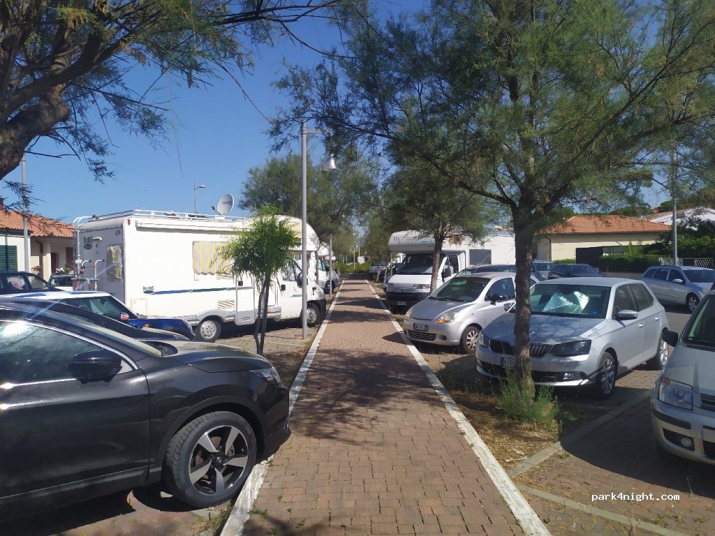 (58100) Marina di Grosseto - 76 Via Francesco Petrarca — foto